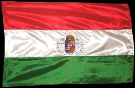 hímzett angyalos címeres magyar zászló