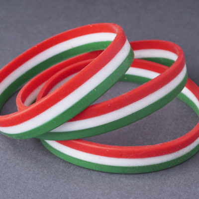 Nemzeti színű szilikon karkötő