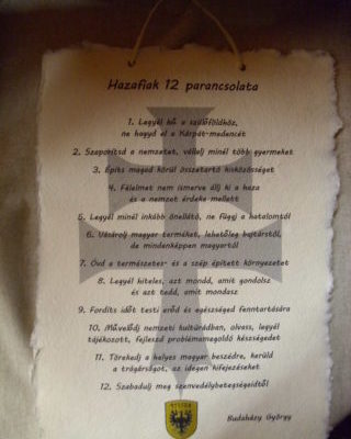 hazafiak 12 parancsolata