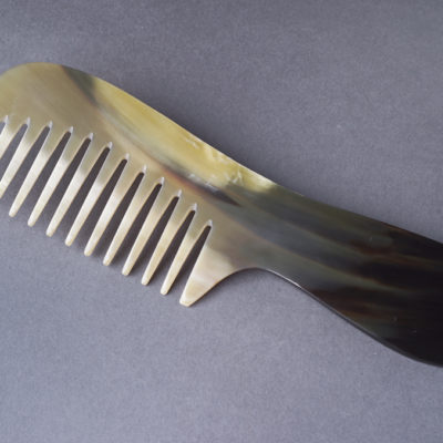 Óriás nyeles fésű