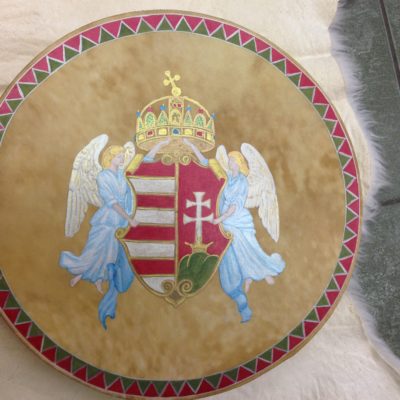 Festett dob magyar címerrel
