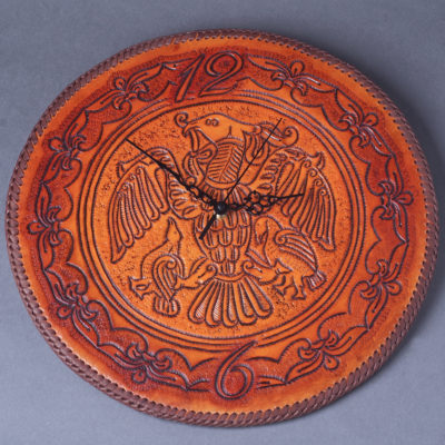 Falióra - faragott bőr rakamazi turullal