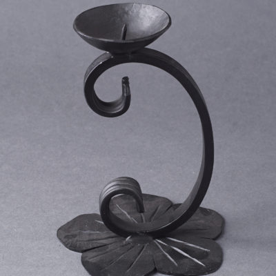 Kovácsolt gyertyatartó