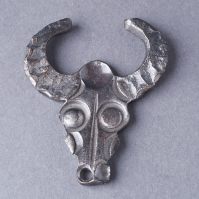 Bikafejes sörnyitó