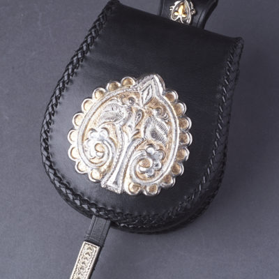 Kis tarsoly aranyozott dísszel