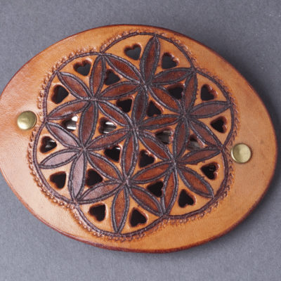 Vésett bőr hajcsat