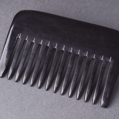 Kicsi ritkafogú kaparófésű