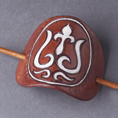 Tulipános bőr kontytű